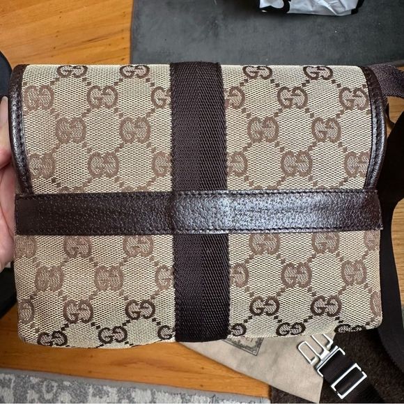 EUC Gucci Canvas Logo Bucket Belt Bag/ Waist Bag - Picture 6 of 15